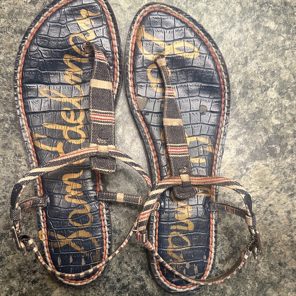 Sam Edelman Gigi Strappy Thong Sandals in navy, red and white. 🇺🇸